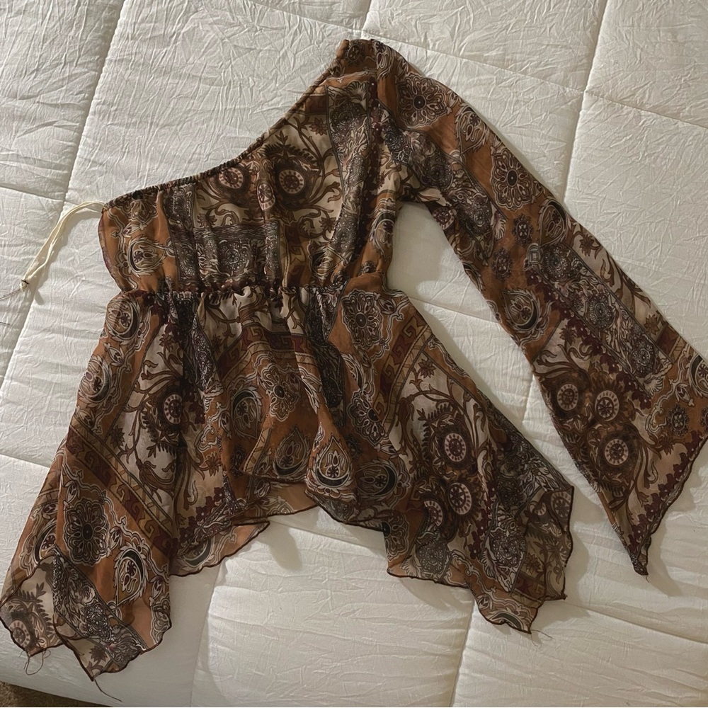 Rave Women’s One Shoulder Single Sleeve Top Paisley Print Blouse